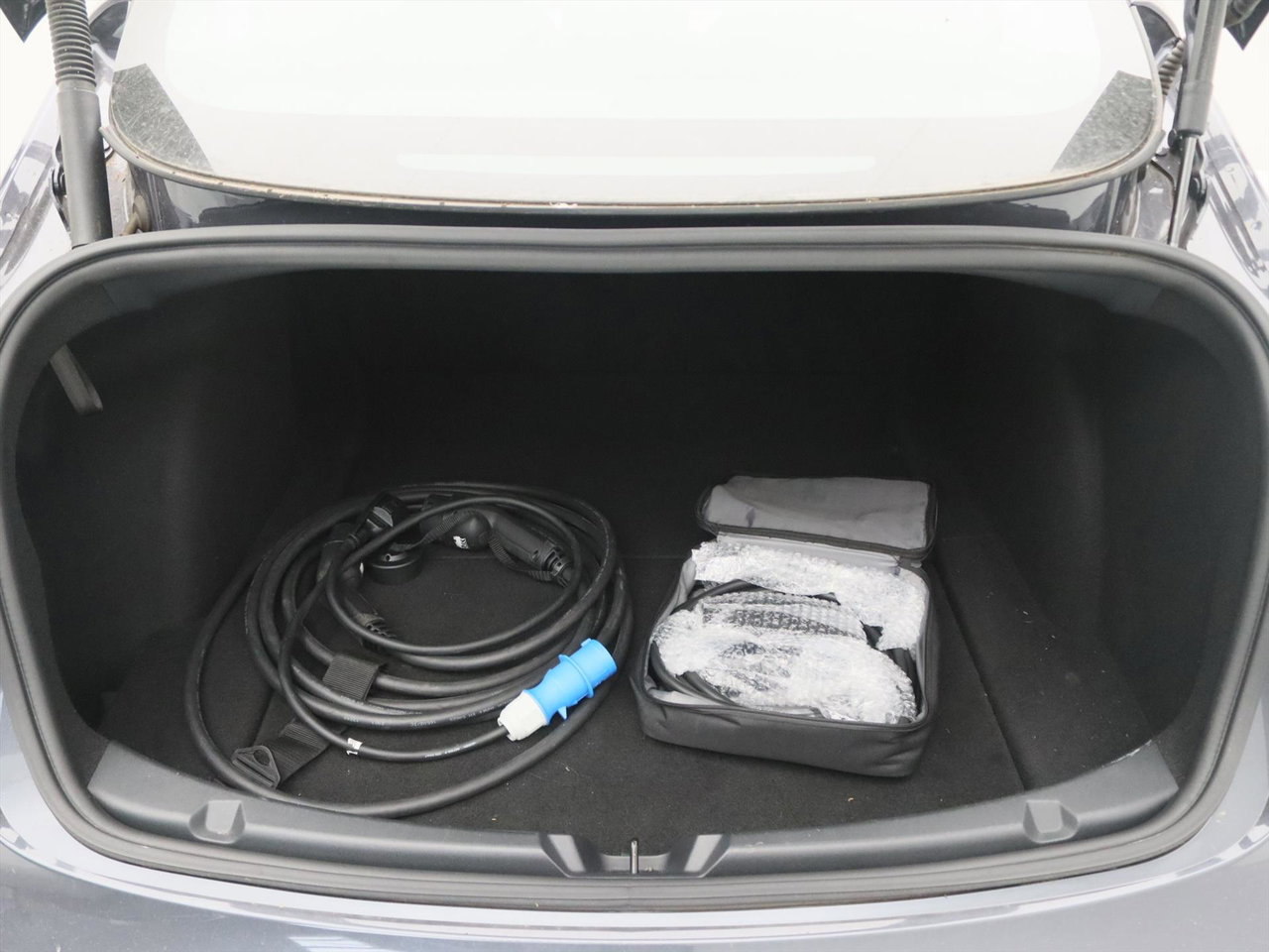 Tesla Model 3 Standard RWD Plus 93.6% SoH UPGRADE [ RYZEN AMD+LFP-ACCU+WARMTEPOMP+ENHANCED AUTOPILOT] 24
