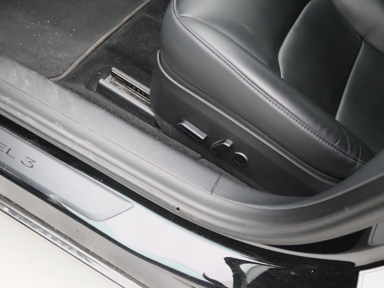 Tesla Model 3 Standard RWD Plus 94.5% SoH UPGRADE [ RYZEN AMD+LFP-ACCU+WARMTEPOMP+AUTOPILOT+60 kWh+PREMIUM AUDIO ] 18
