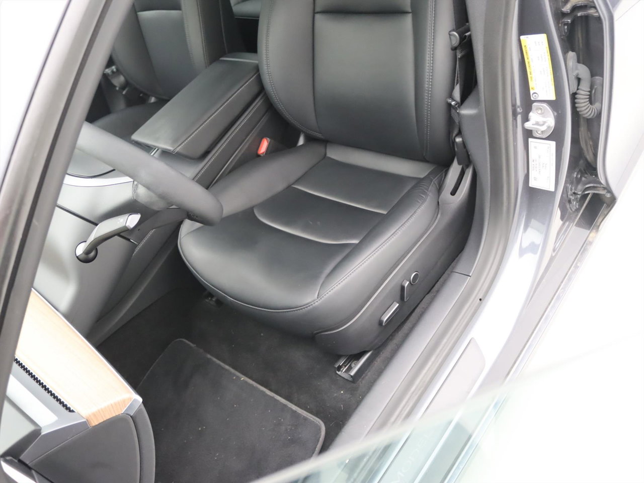Tesla Model 3 Standard RWD Plus UPGRADE [ RYZEN AMD+LFP-ACCU+WARMTEPOMP+AUTOPILOT+60 kWh ] 25