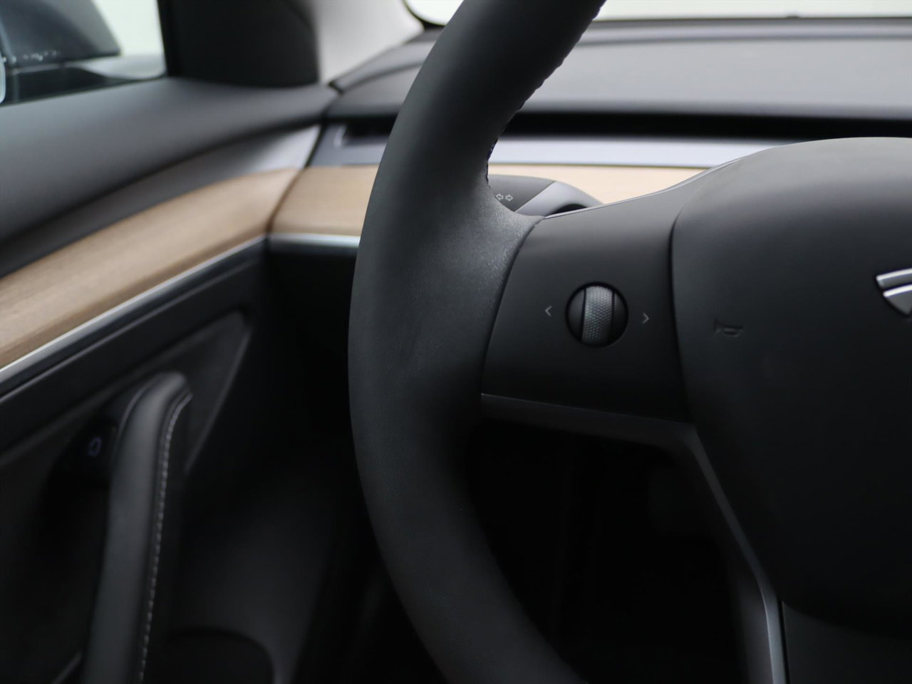 Tesla Model 3 Standard RWD Plus UPGRADE [ RYZEN AMD+LFP-ACCU+WARMTEPOMP+AUTOPILOT+60 kWh ] 27