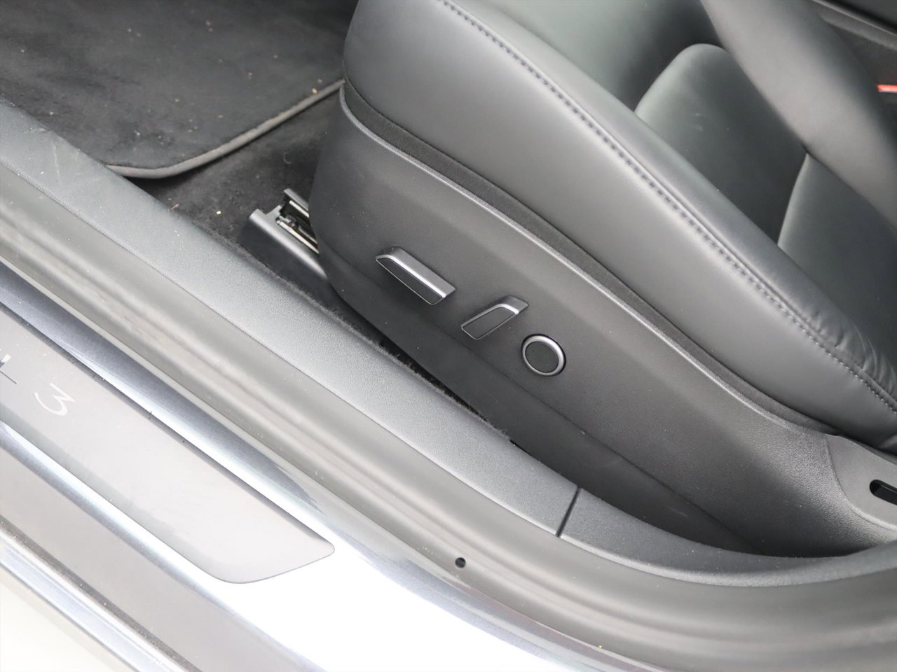Tesla Model 3 Standard RWD Plus UPGRADE [ RYZEN AMD+LFP-ACCU+WARMTEPOMP+AUTOPILOT+60 kWh ] 24