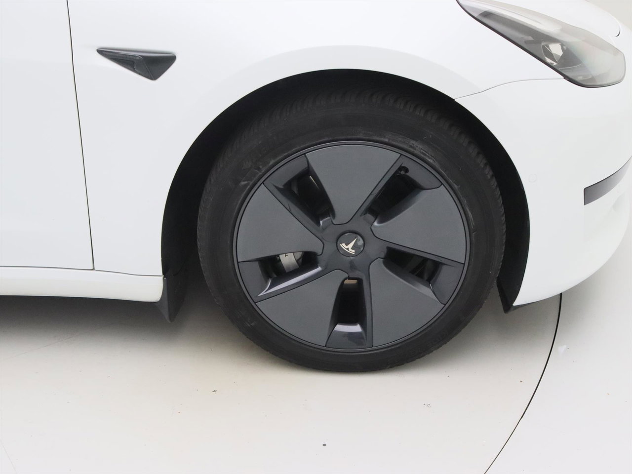 Tesla Model 3 Standard RWD Plus FACELIFT [ LFP-ACCU+WARMTEPOMP+AUTOPILOT+60 kWh+PREMIUM AUDIO ] 10