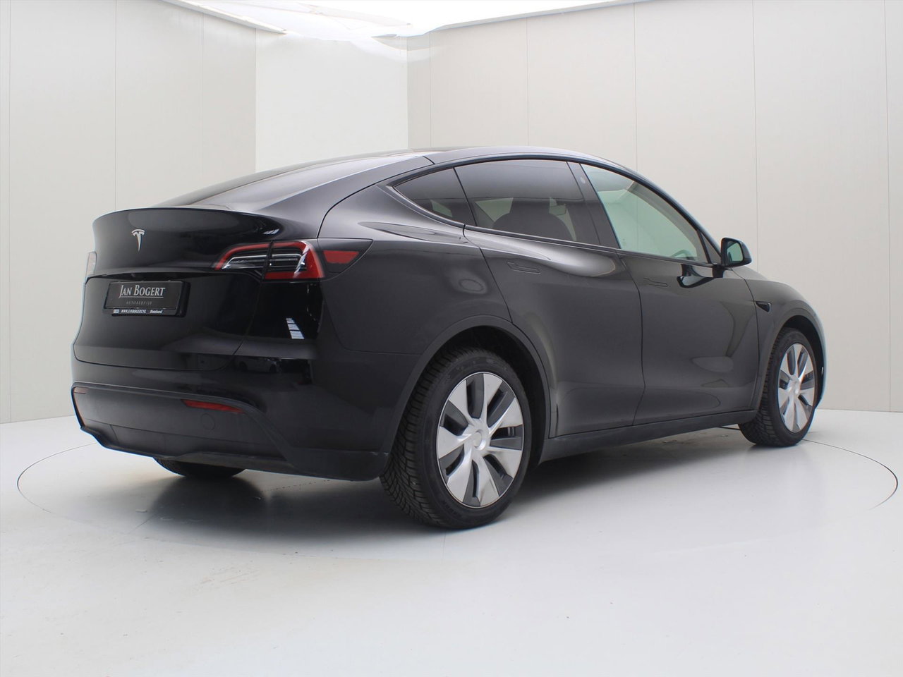 Tesla Model Y Long Range AWD 75kWh 351pk AMD RYZEN [ AUTOPILOT+19 INCH+PREMIUM AUDIO ] 2