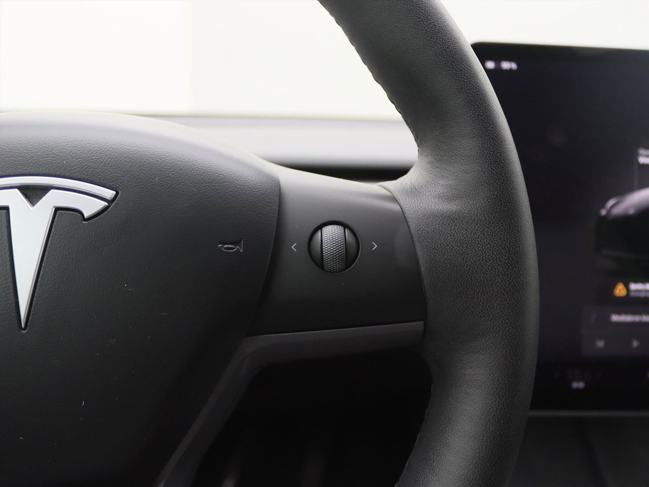 Tesla Model Y Long Range AWD 75kWh 351pk AMD RYZEN [ AUTOPILOT+19 INCH+PREMIUM AUDIO ] 22