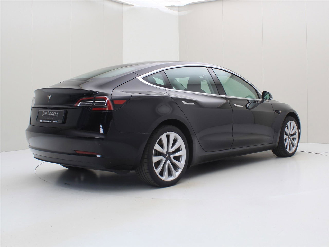 Tesla Model 3 Standard RWD Plus [ AUTOPILOT+60 kWh+PREMIUM AUDIO ] 2