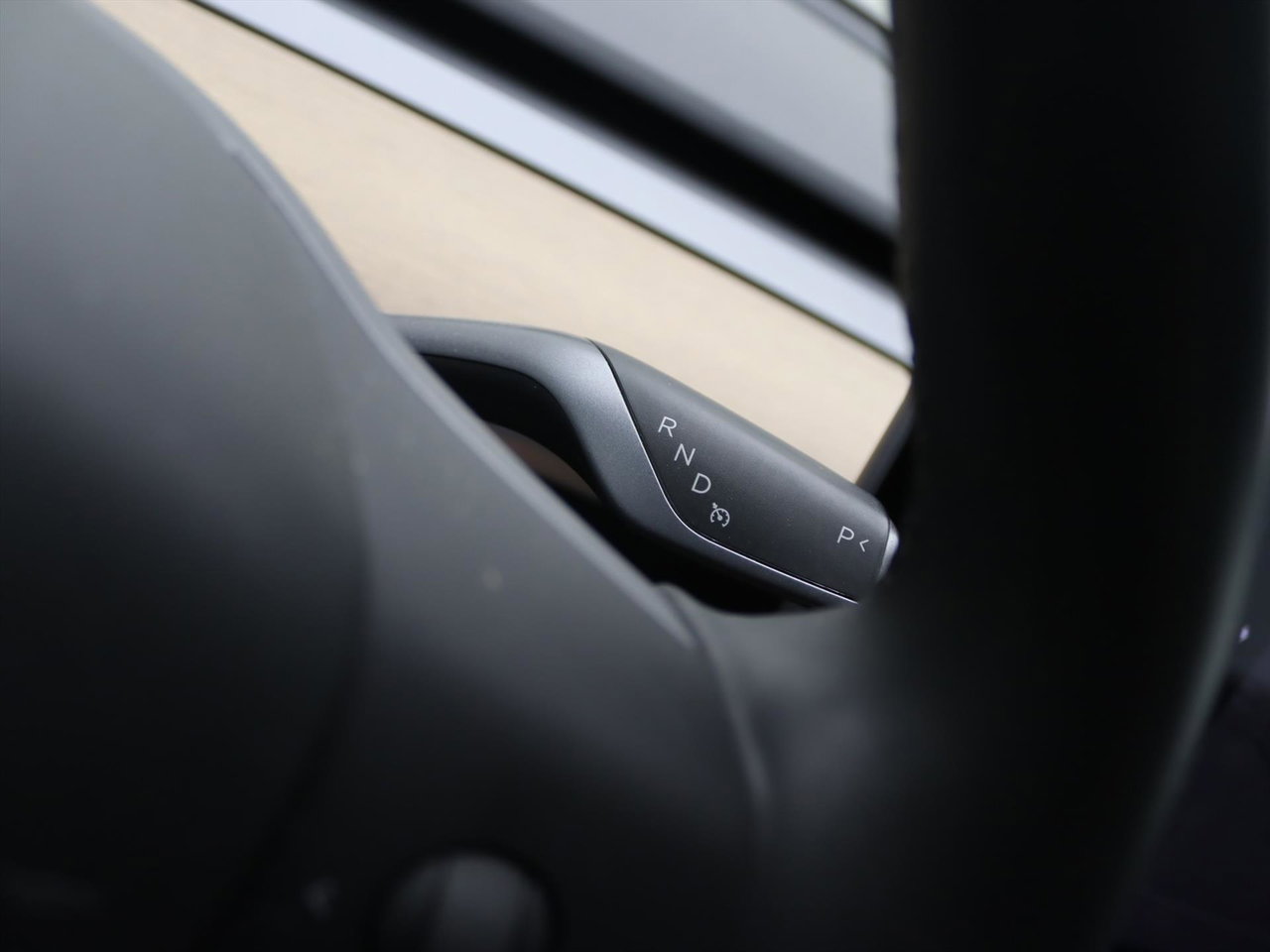Tesla Model 3 Standard RWD Plus [ AUTOPILOT+60 kWh+PREMIUM AUDIO ] 25