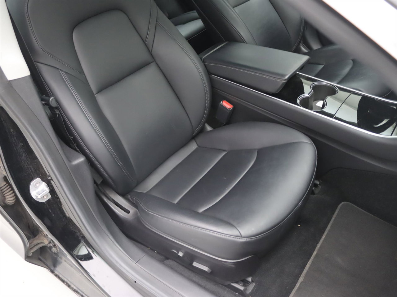 Tesla Model 3 Standard RWD Plus [ AUTOPILOT+60 kWh+PREMIUM AUDIO ] 18