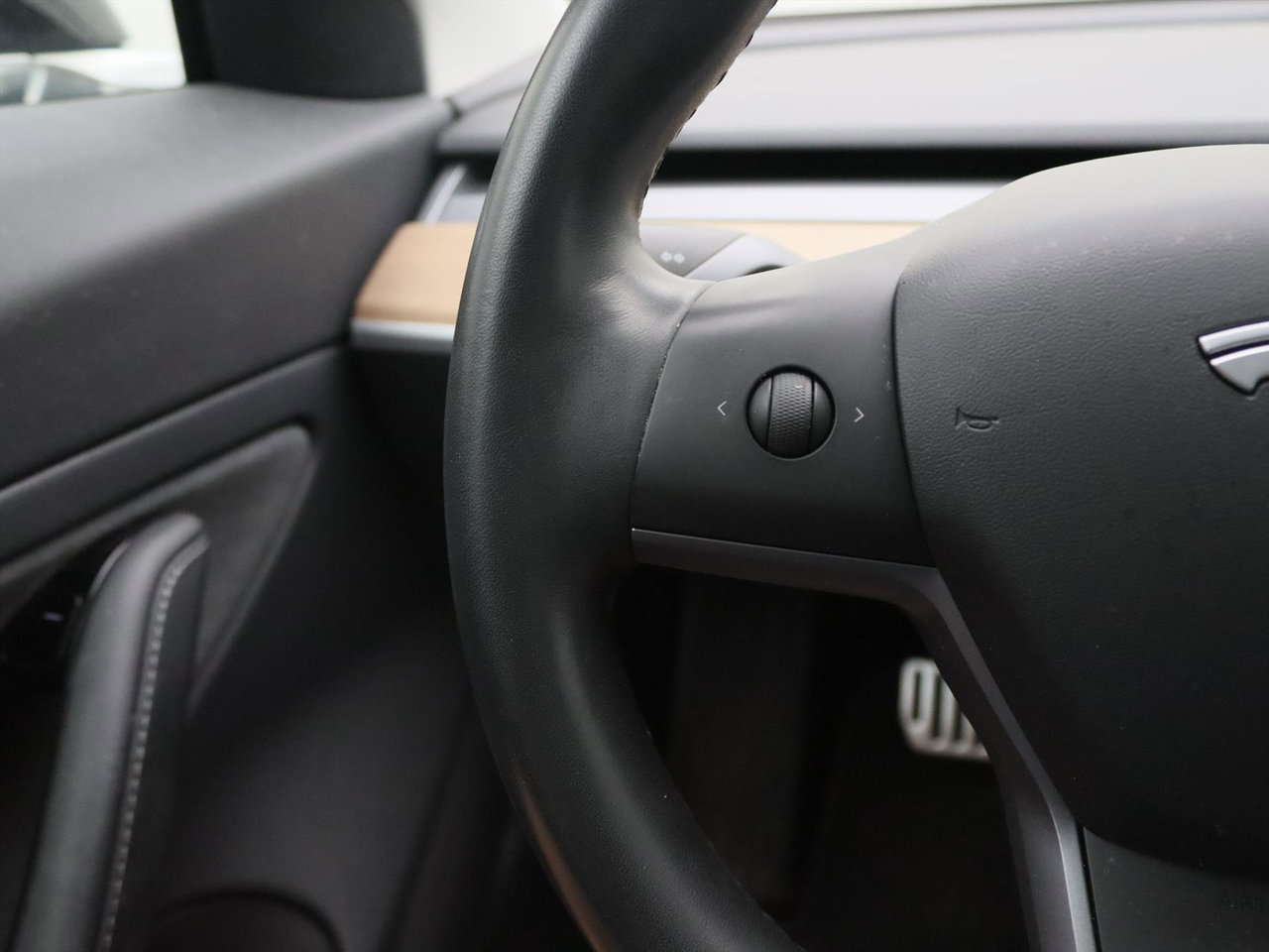 Tesla Model 3 Standard RWD Plus [ AUTOPILOT+60 kWh+PREMIUM AUDIO ] 26