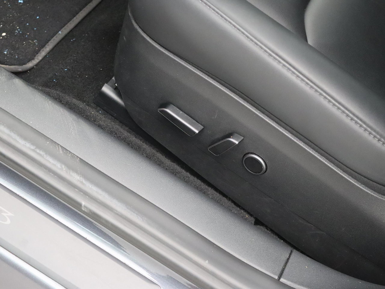 Tesla Model 3 Standard RWD Plus FACELIFT [ AMD RYZEN+WARMTEPOMP+AUTOPILOT+60 kWh+PREMIUM AUDIO ] 24