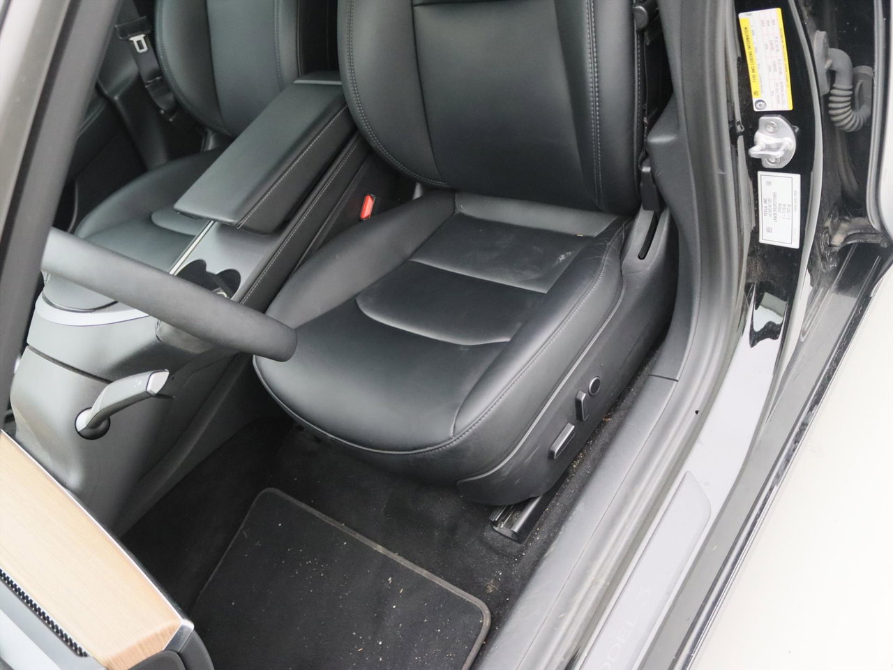 Tesla Model 3 Standard RWD Plus FACELIFT 95% SoH [ AMD RYZEN+WARMTEPOMP+AUTOPILOT+60 kWh+PREMIUM AUDIO ] 24