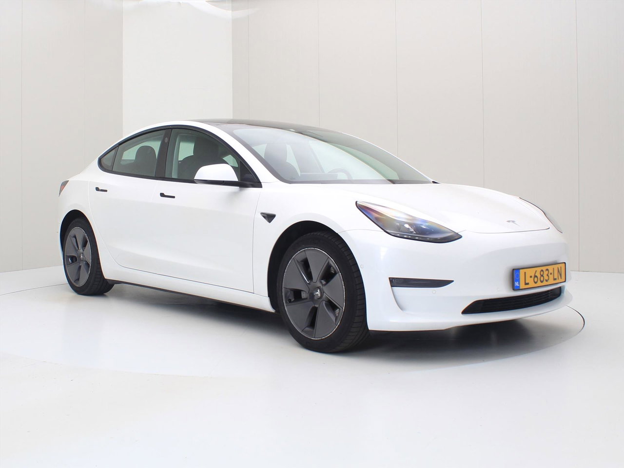 Tesla Model 3 Long-Range AWD 351pk 75 kWh 98.9% SoH FACELIFT [ WARMTEPOMP+AUTOPILOT+PREMIUM AUDIO ] 4