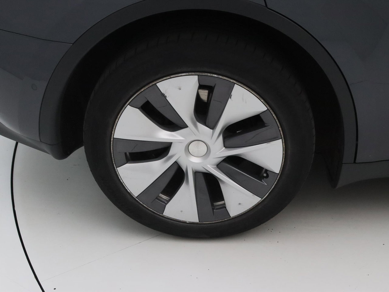 Tesla Model Y Long Range AWD 75kWh 351pk AMD RYZEN [ AUTOPILOT+19 INCH+PREMIUM AUDIO ] 9