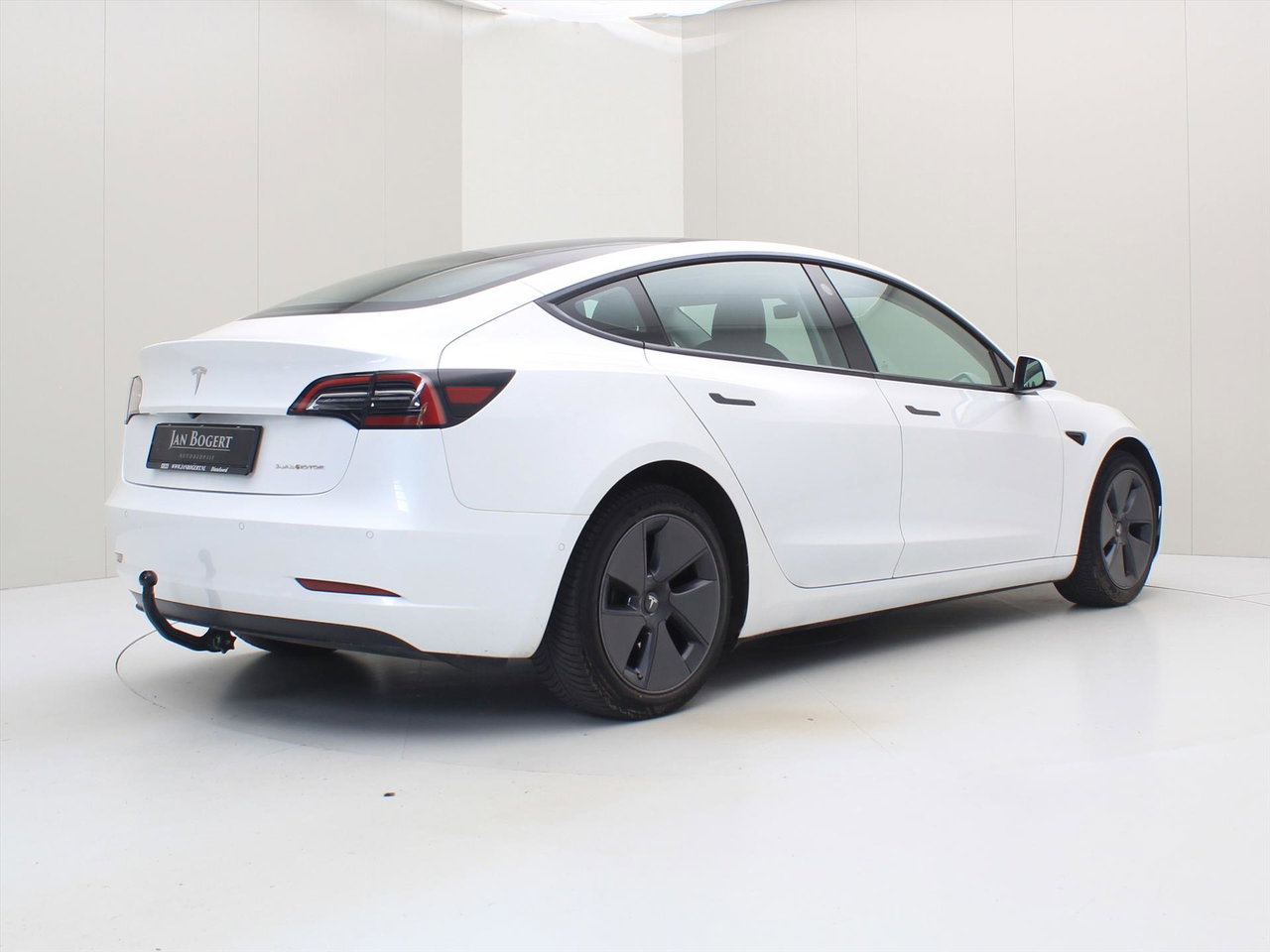 Tesla Model 3 Long-Range AWD 351pk 75 kWh FACELIFT [ TREKHAAK+WARMTEPOMP+AUTOPILOT+620KM WLTP+PREMIUM AUDIO ] 2