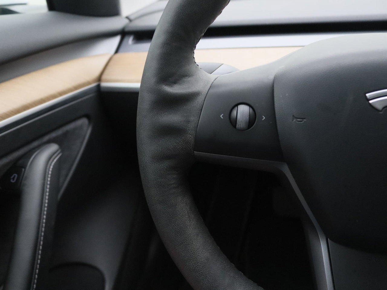 Tesla Model 3 Standard RWD Plus 90% SoH [ LFP-ACCU+AUTOPILOT+60 kWh+PREMIUM AUDIO ] 26