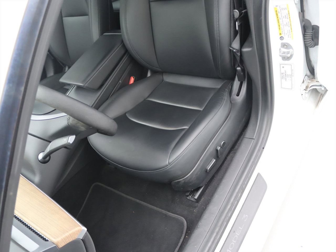 Tesla Model 3 Standard RWD Plus 90% SoH [ LFP-ACCU+AUTOPILOT+60 kWh+PREMIUM AUDIO ] 25