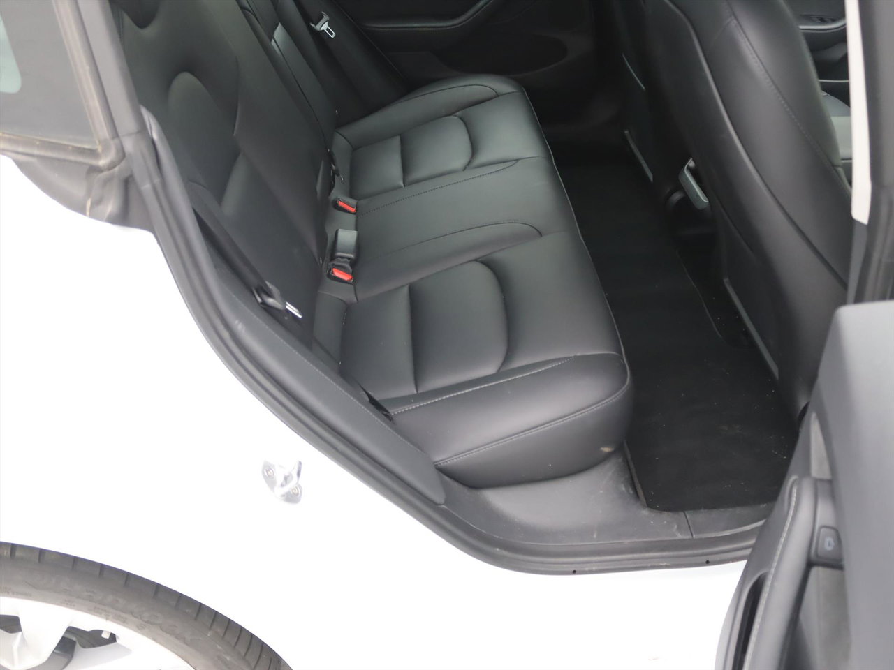 Tesla Model 3 Long-Range AWD 351pk 75 kWh UPGRADE [ AMD RYZEN+WARMTEPOMP+AUTOPILOT ] 13