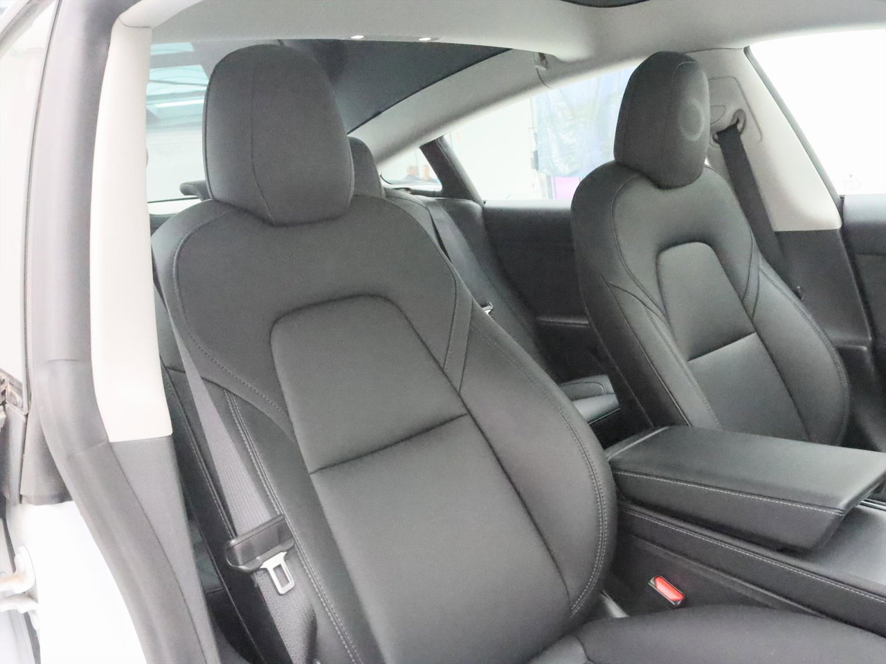 Tesla Model 3 Long-Range AWD 351pk 75 kWh UPGRADE [ AMD RYZEN+WARMTEPOMP+AUTOPILOT ] 18
