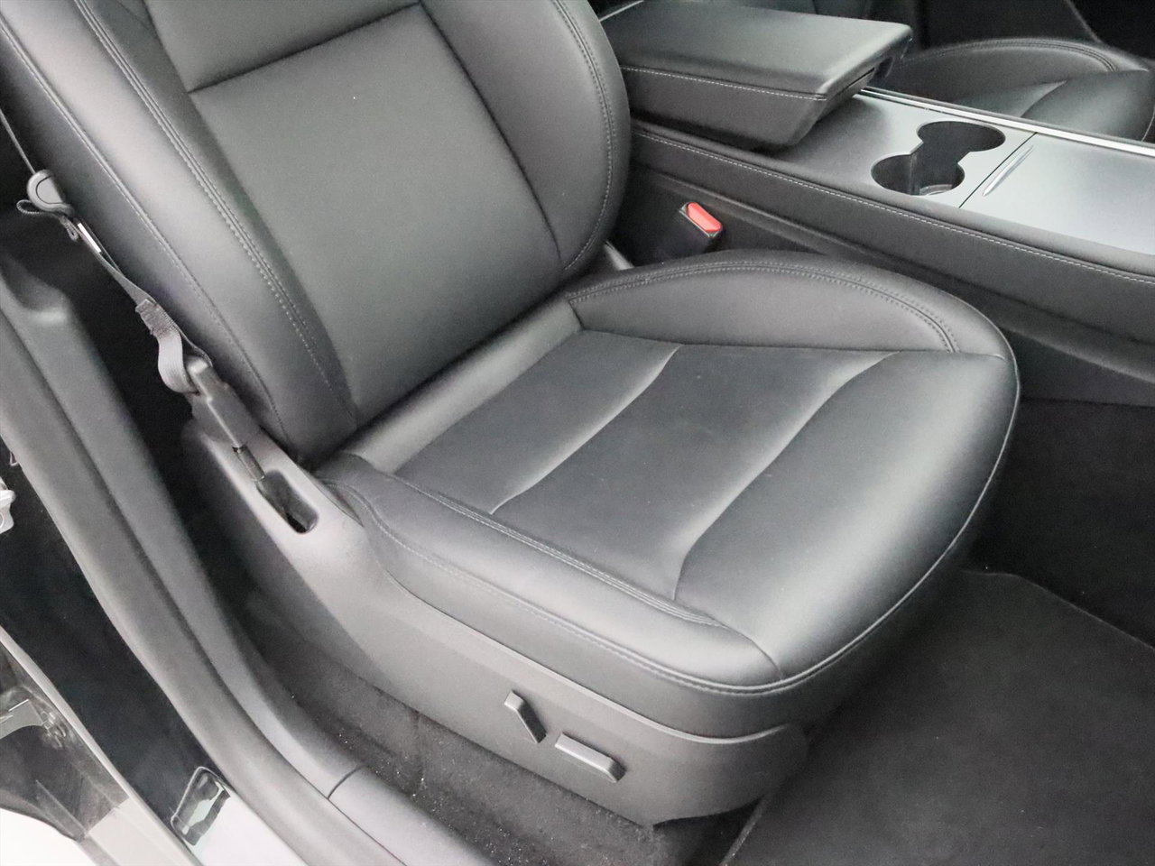 Tesla Model Y Long Range AWD 75kWh 351pk 94.1% SoH AMD RYZEN [ AUTOPILOT+19 INCH+PREMIUM AUDIO ] 22