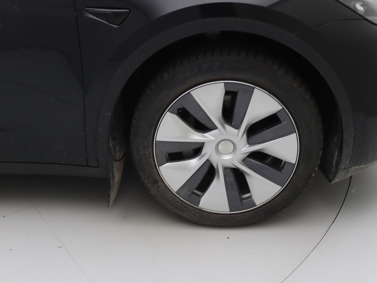 Tesla Model Y Long Range AWD 75kWh 351pk 94.1% SoH AMD RYZEN [ AUTOPILOT+19 INCH+PREMIUM AUDIO ] 15