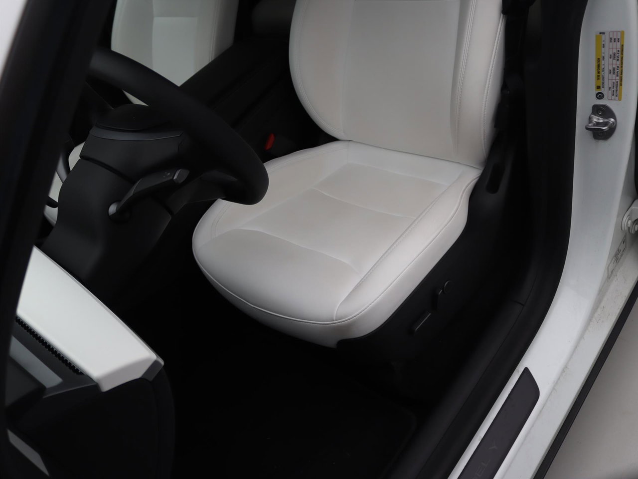 Tesla Model Y Performance 534pk AWD 91.4% SoH [ WIT LEDER+ENHANCED AUTOPILOT+21 INCH+WARMTEPOMP+RYZEN ] 24