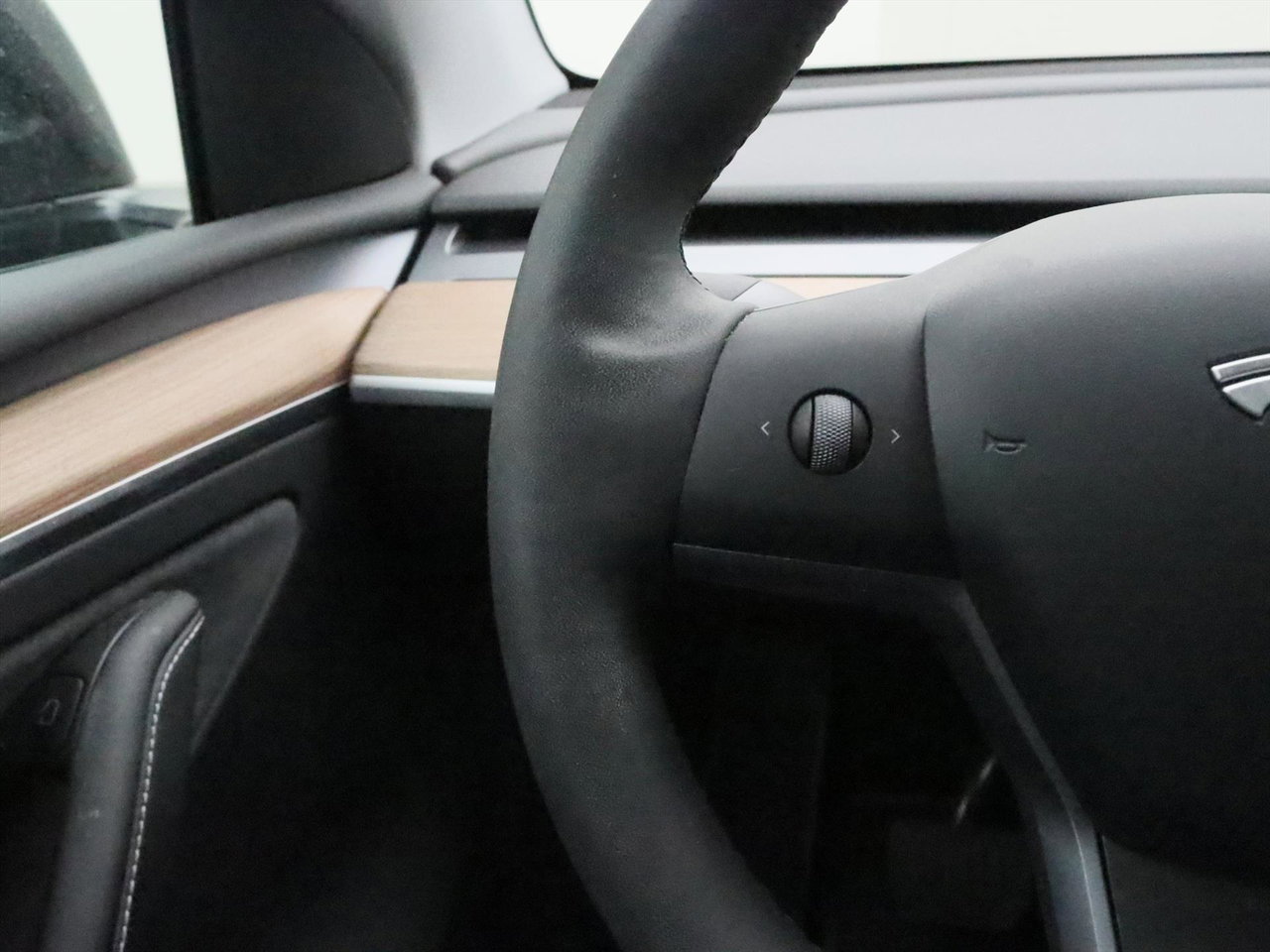 Tesla Model Y Long Range AWD 75kWh 351pk 93.2% SoH AMD RYZEN [ AUTOPILOT+19 INCH+PREMIUM AUDIO ] 28