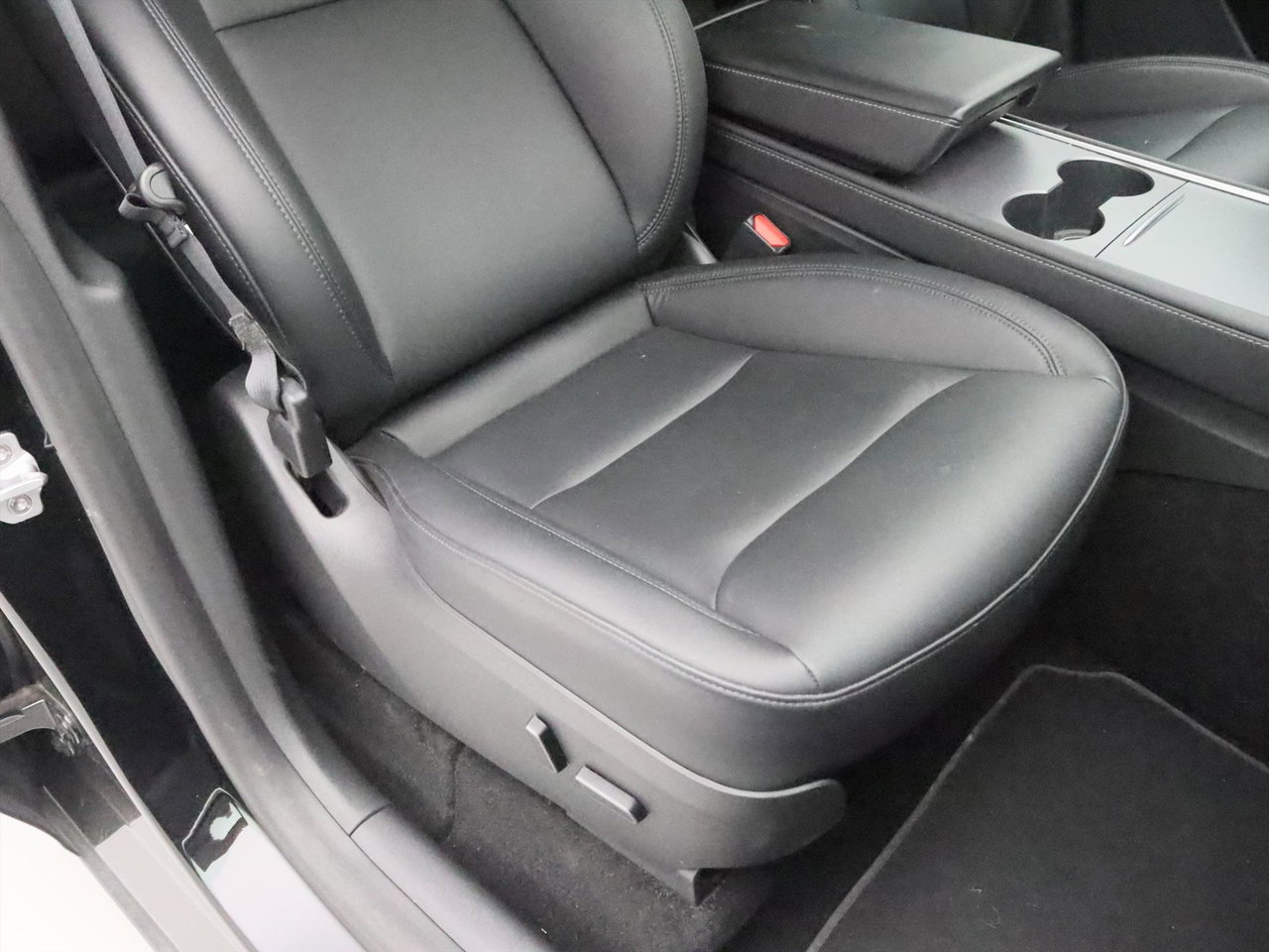 Tesla Model Y Long Range AWD 75kWh 351pk 93.2% SoH AMD RYZEN [ AUTOPILOT+19 INCH+PREMIUM AUDIO ] 20
