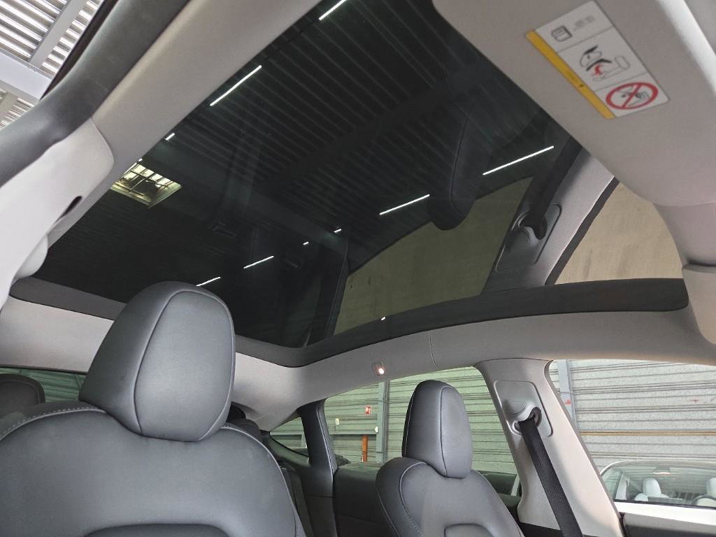 Tesla Model Y Standard RWD Plus 351pk [ TREKHAAK+LFP ACCU+AUTOPILOT+20 INCH+PREMIUM AUDIO ] 17