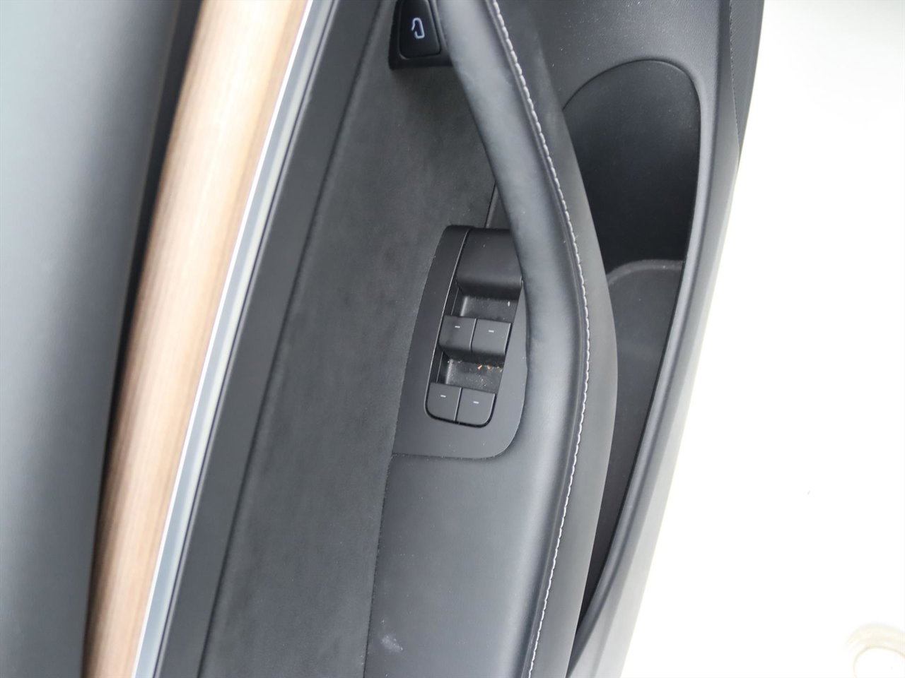 Tesla Model 3 Long-Range AWD 351pk 75 kWh FACELIFT [ AMD RYZEN+WARMTEPOMP+AUTOPILOT+PREMIUM AUDIO ] 23
