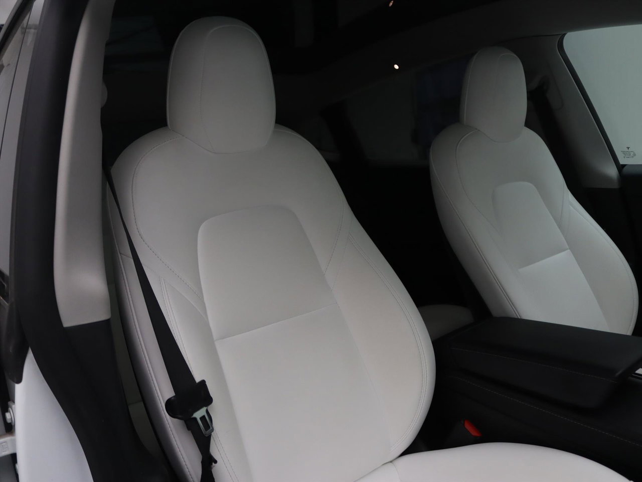 Tesla Model Y Long Range AWD 75kWh 351pk AMD RYZEN [ WIT LEDER+AUTOPILOT+20 INCH+PREMIUM AUDIO ] 20