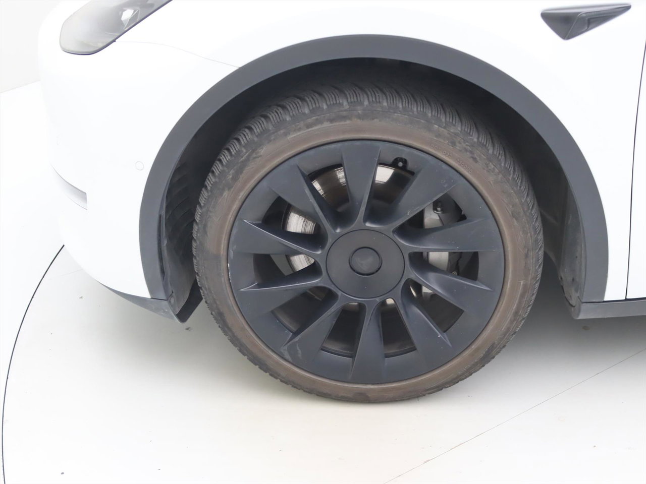 Tesla Model Y Long Range AWD 75kWh 351pk AMD RYZEN [ WIT LEDER+AUTOPILOT+20 INCH+PREMIUM AUDIO ] 21