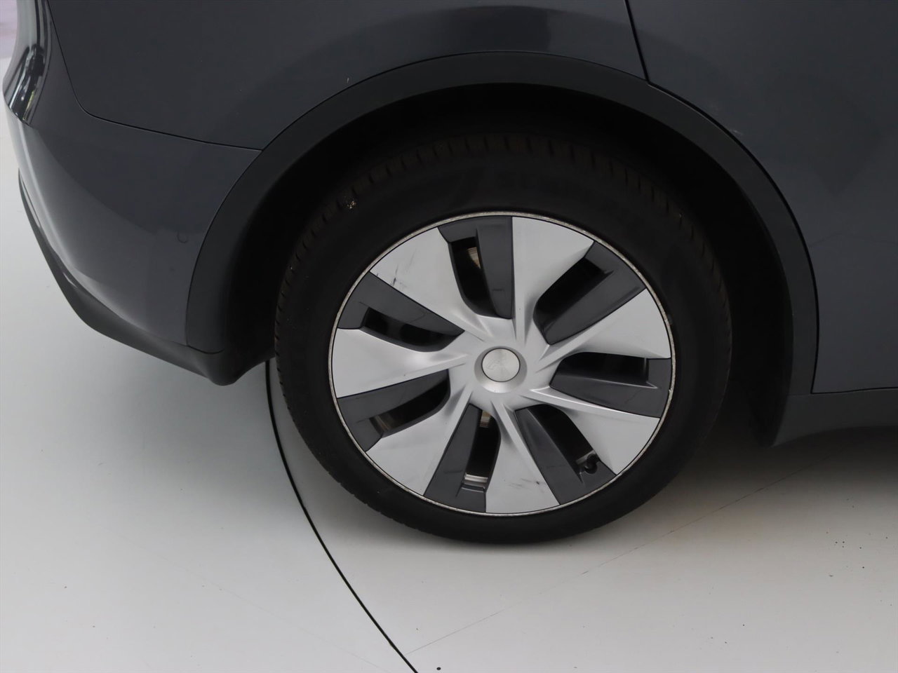 Tesla Model Y Long Range AWD 75kWh 351pk AMD RYZEN [ AUTOPILOT+19 INCH+PREMIUM AUDIO ] 13