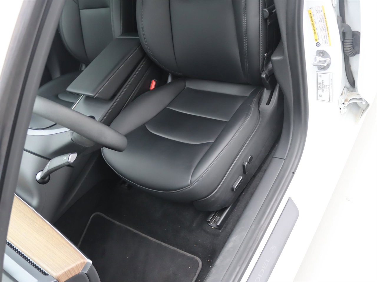 Tesla Model 3 Long-Range AWD 351pk 75 kWh UPGRADE [ AMD RYZEN+WARMTEPOMP+AUTOPILOT ] 25