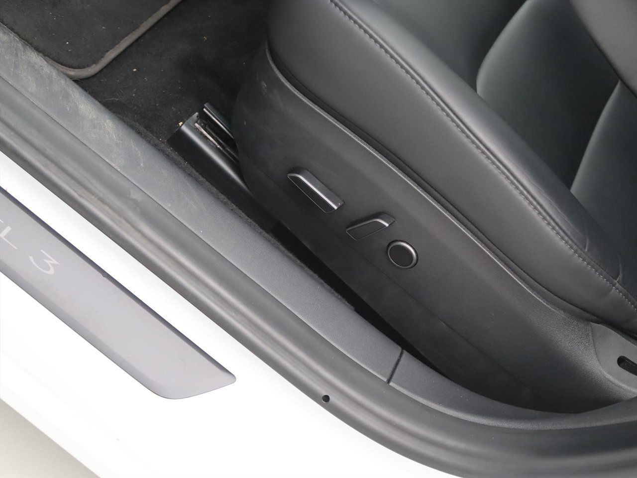 Tesla Model 3 Long-Range AWD 351pk 75 kWh UPGRADE [ AMD RYZEN+WARMTEPOMP+AUTOPILOT ] 24