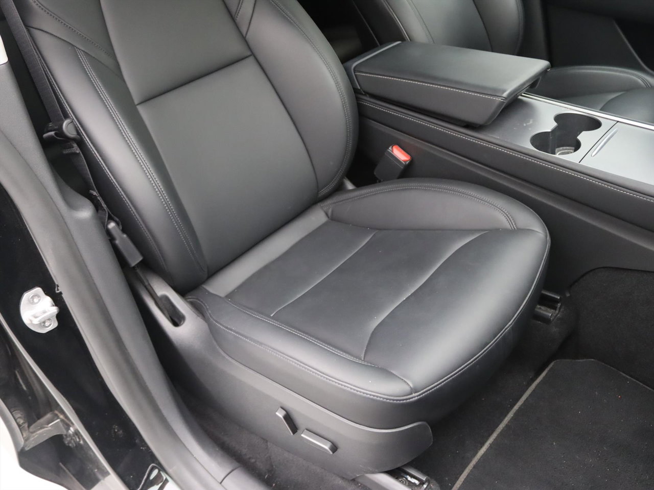 Tesla Model Y Long Range AWD 351pk [ AMD RYZEN+AUTOPILOT+19 INCH+PREMIUM AUDIO ] 19