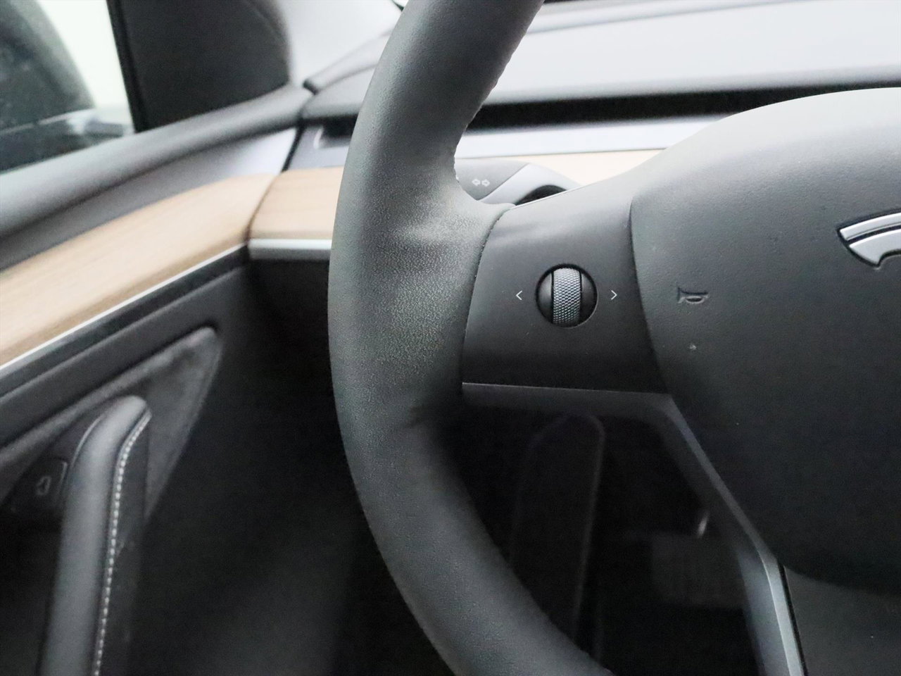 Tesla Model Y Long Range AWD 351pk [ AMD RYZEN+AUTOPILOT+19 INCH+PREMIUM AUDIO ] 27
