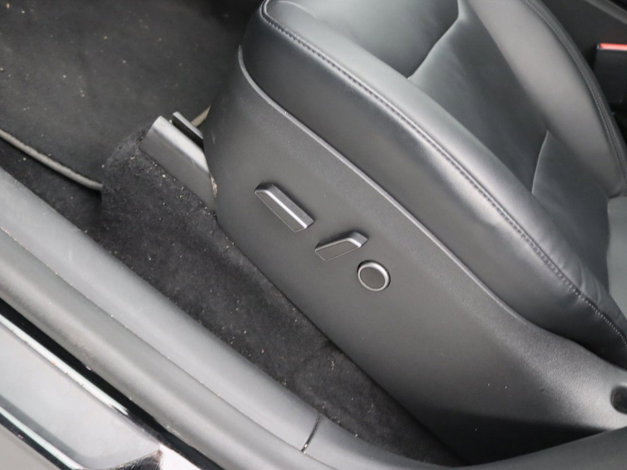 Tesla Model Y Long Range AWD 351pk [ AMD RYZEN+AUTOPILOT+19 INCH+PREMIUM AUDIO ] 24