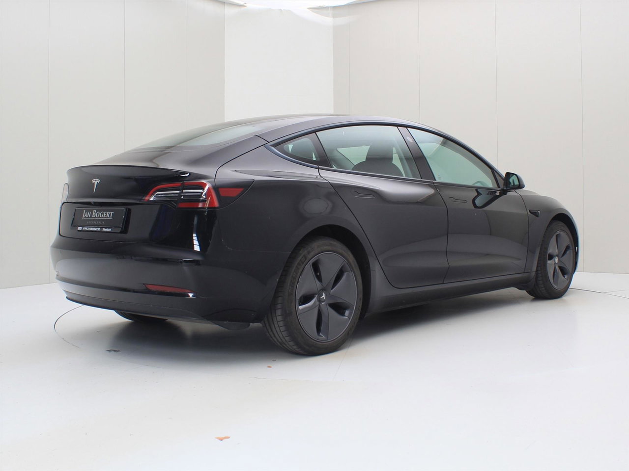 Tesla Model 3 Model 3 Standard RWD Plus FACELIFT 93.7% SoH [ AMD RYZEN+LFP-ACCU+WARMTEPOMP+AUTOPILOT ] 2
