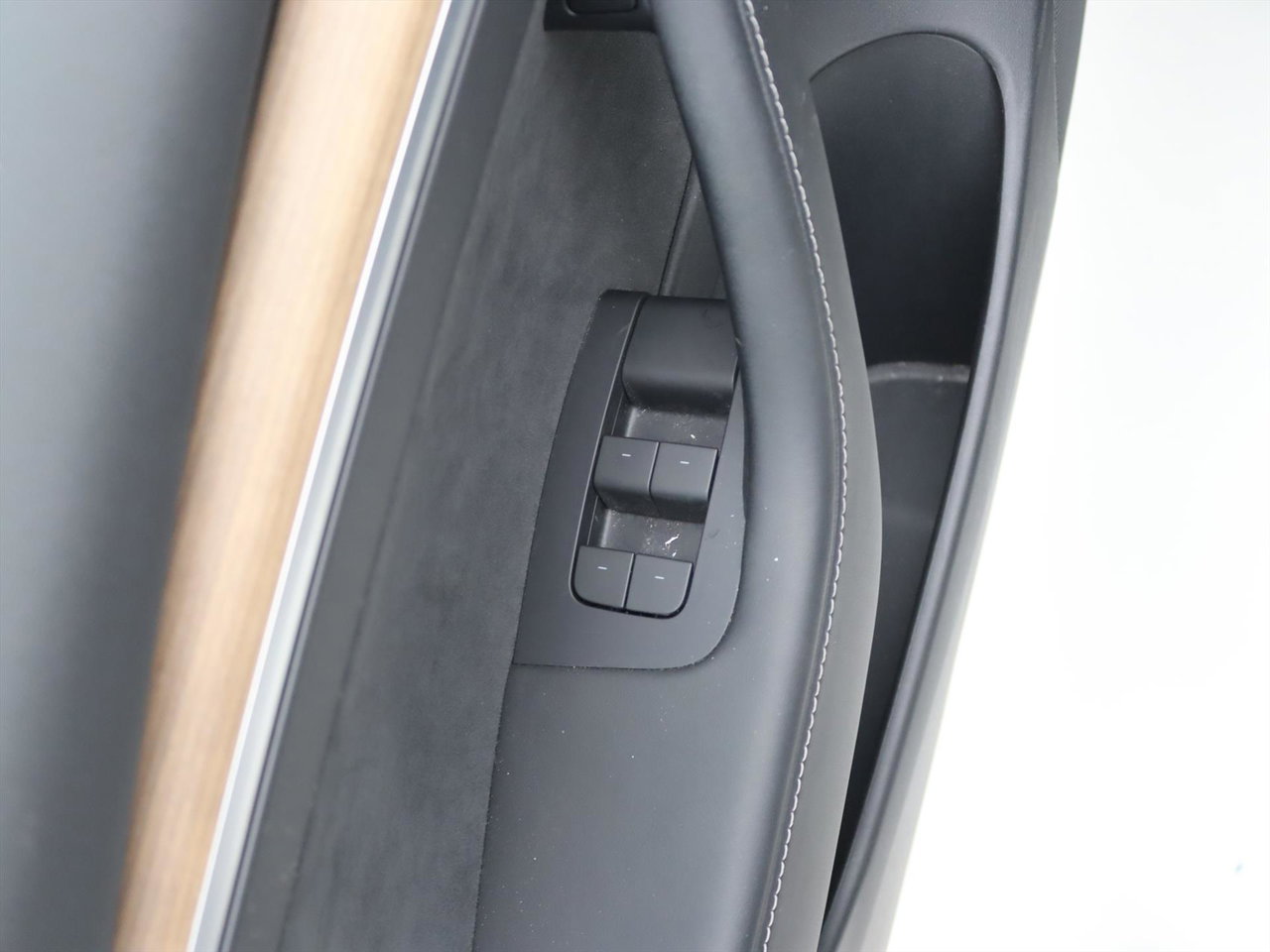 Tesla Model 3 Model 3 Standard RWD Plus FACELIFT 93.7% SoH [ AMD RYZEN+LFP-ACCU+WARMTEPOMP+AUTOPILOT ] 21