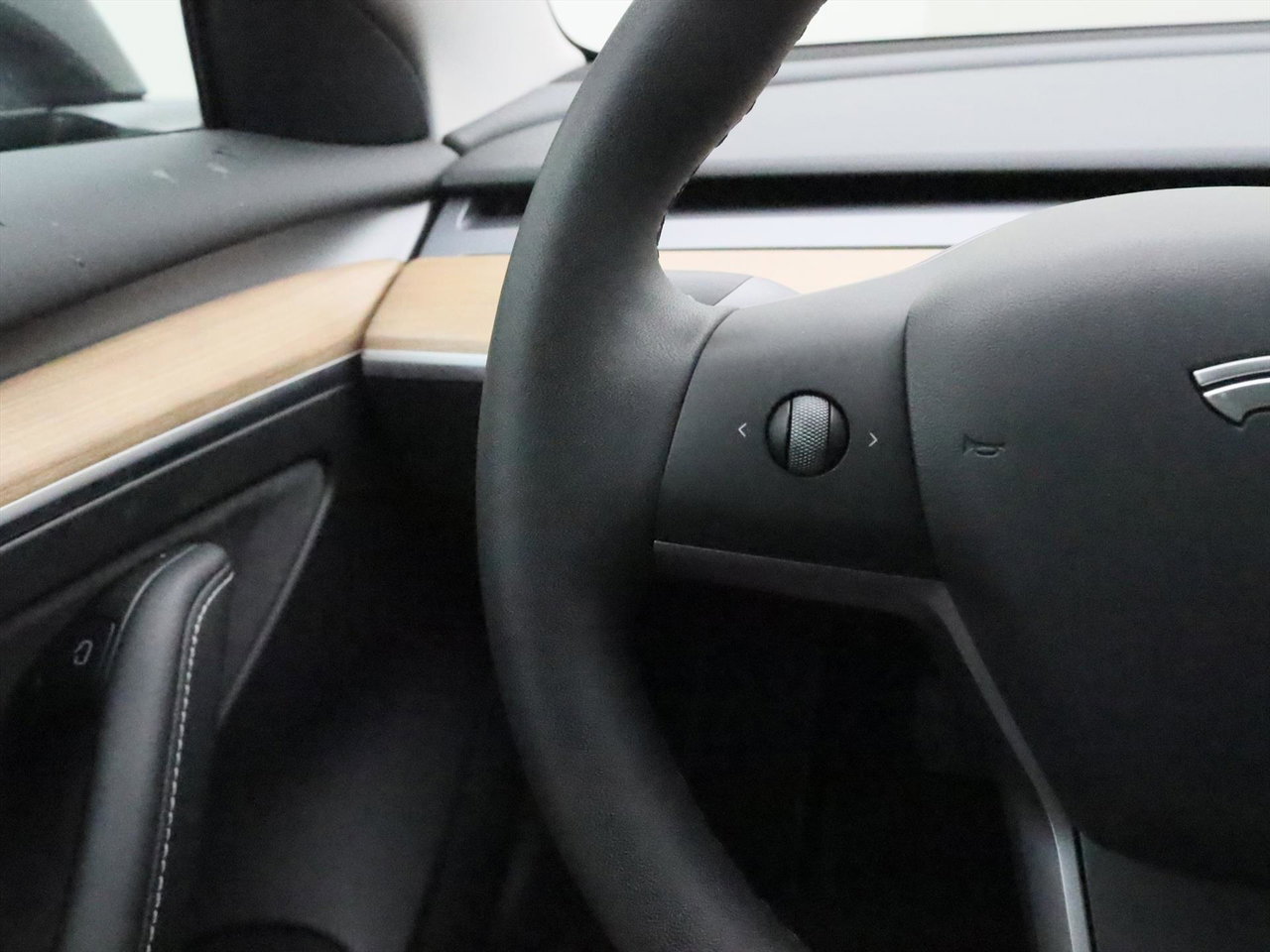 Tesla Model 3 Model 3 Standard RWD Plus FACELIFT 93.7% SoH [ AMD RYZEN+LFP-ACCU+WARMTEPOMP+AUTOPILOT ] 25