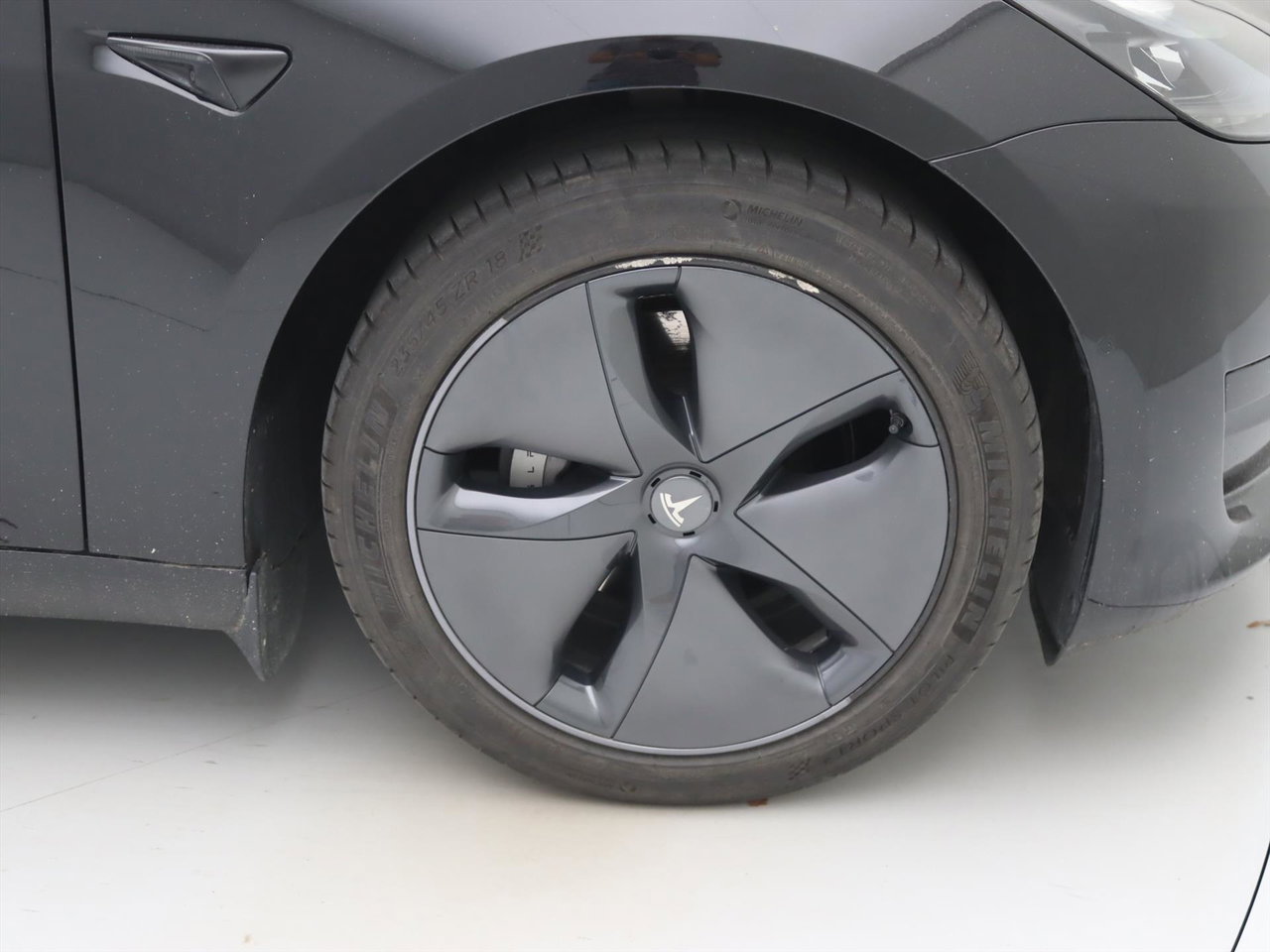 Tesla Model 3 Model 3 Standard RWD Plus FACELIFT 93.7% SoH [ AMD RYZEN+LFP-ACCU+WARMTEPOMP+AUTOPILOT ] 12