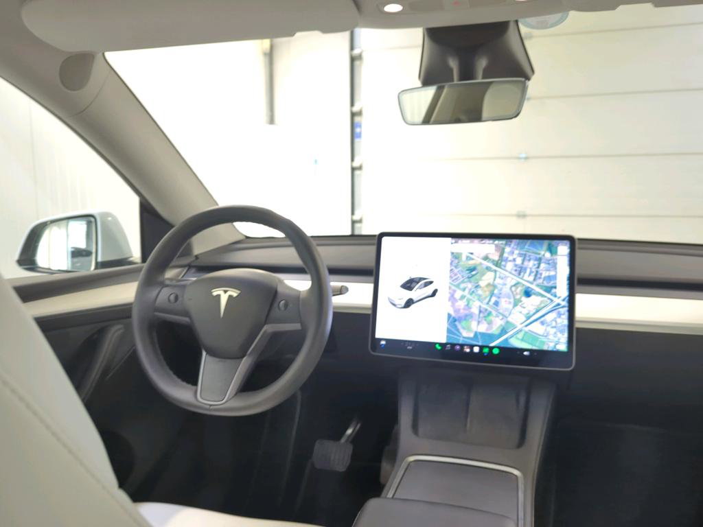 Tesla Model Y Long Range AWD 75kWh 351pk 92,2% SoH [ WIT LEDER+TREKHAAK+AUTOPILOT+20 INCH+PREMIUM AUDIO ] 7