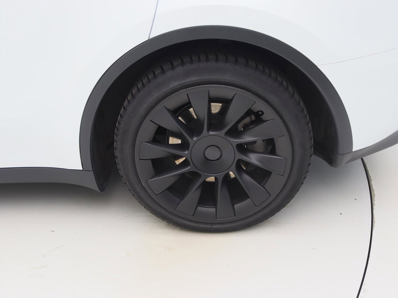 Tesla Model Y Standard RWD Plus 351pk 90,9% SoH [ TREKHAAK+LFP ACCU+AUTOPILOT+20 INCH+PREMIUM AUDIO ] 21