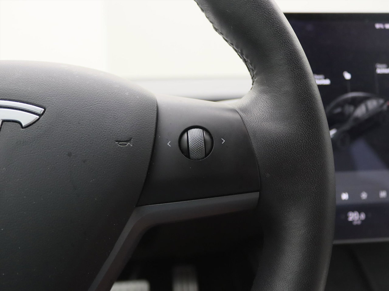 Tesla Model 3 Performance AWD 486pk 75 kWh FACELIFT 87,4% SoH [ WIT LEDER+AUTOPILOT+567KM WLTP+PREMIUM AUDIO ] 24