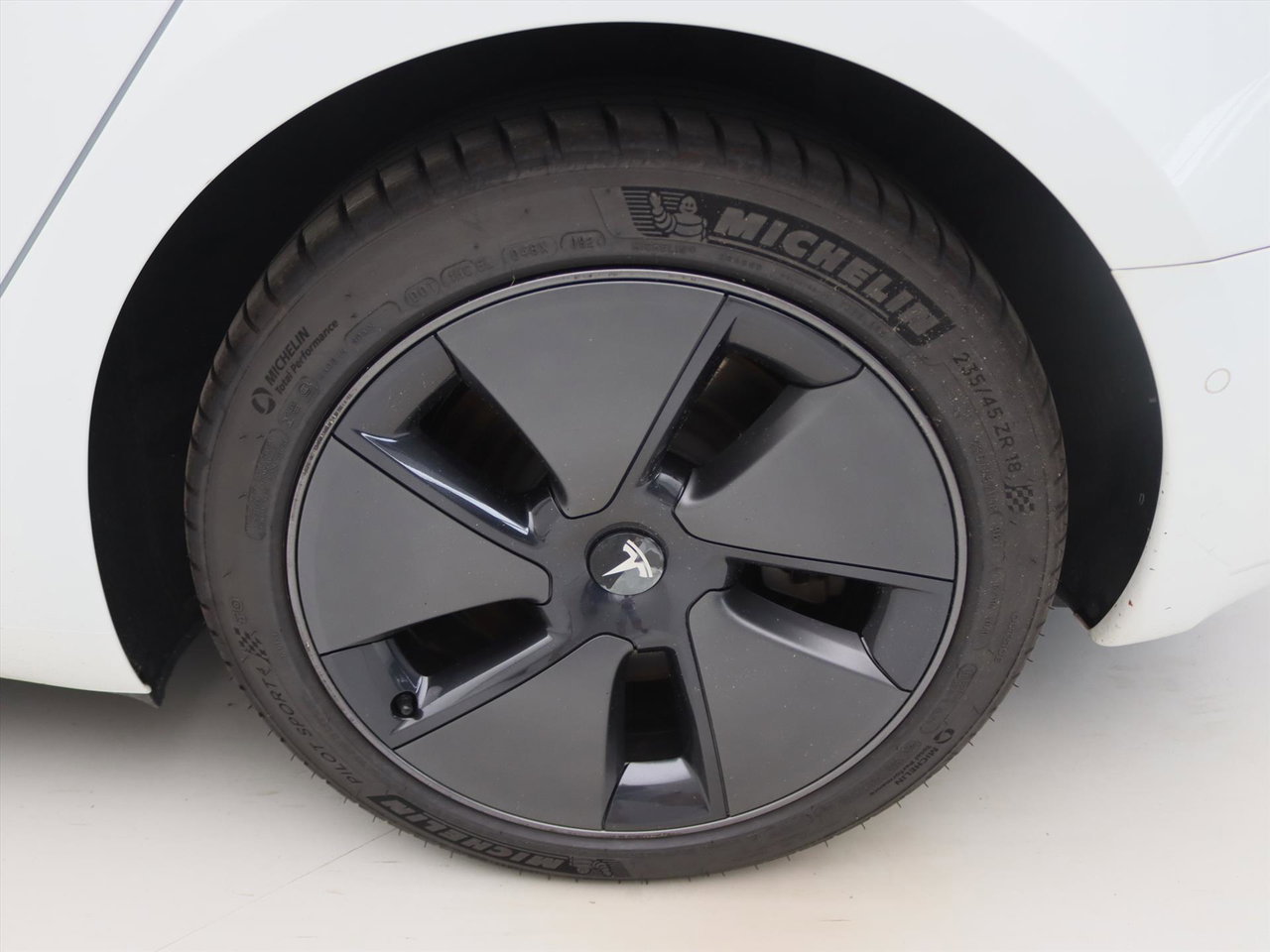 Tesla Model 3 Standard RWD Plus FACELIFT [ LFP-ACCU+WARMTEPOMP+AUTOPILOT+60 kWh+PREMIUM AUDIO ] 14