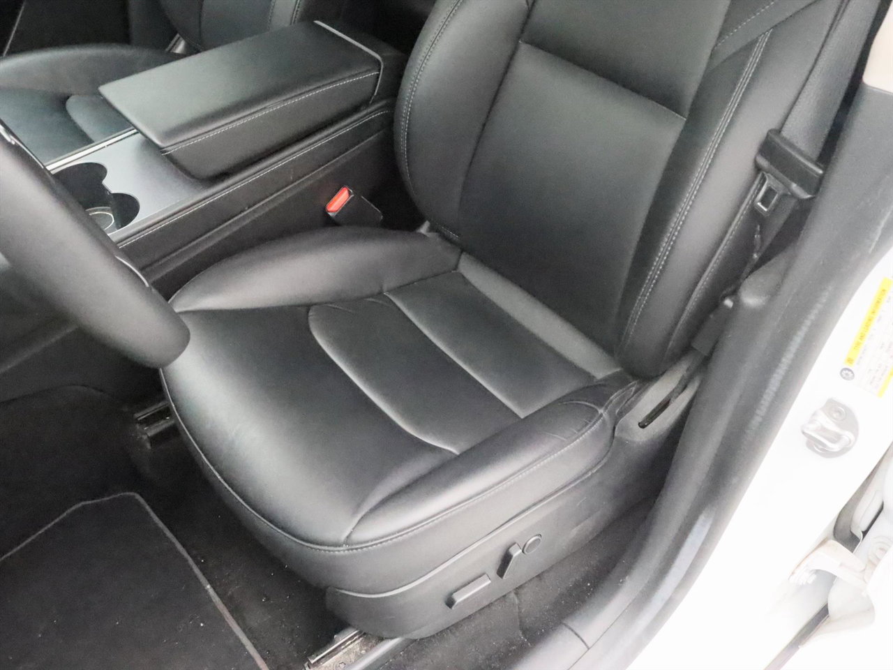 Tesla Model Y Standard RWD Plus [ TREKHAAK+LFP ACCU+AUTOPILOT+20 INCH+PREMIUM AUDIO ] 16