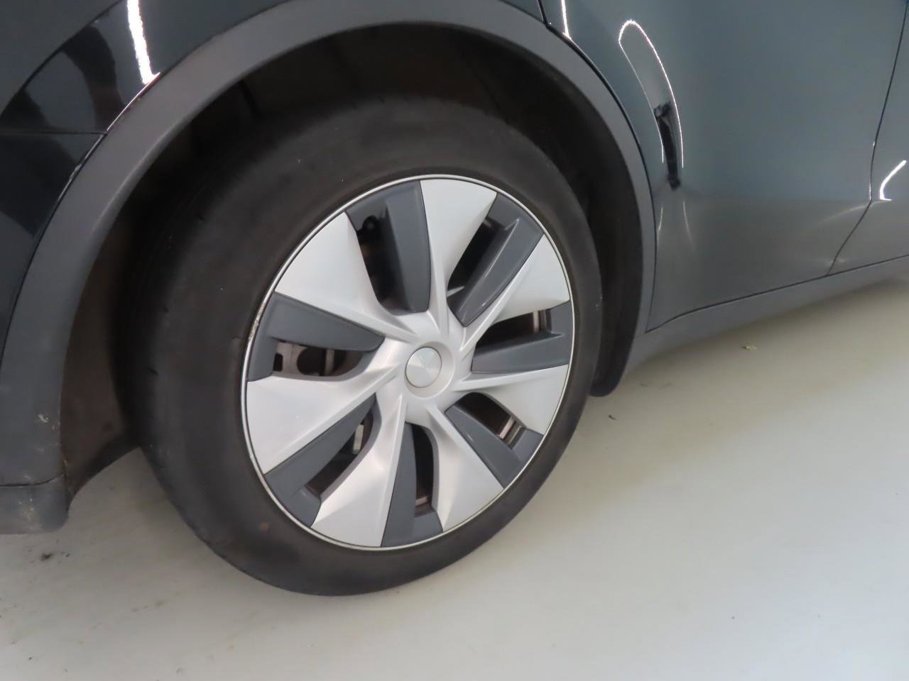 Tesla Model Y Standard RWD Plus 351pk [ HW4+LFP ACCU+AUTOPILOT+19 INCH+PREMIUM AUDIO ] 16