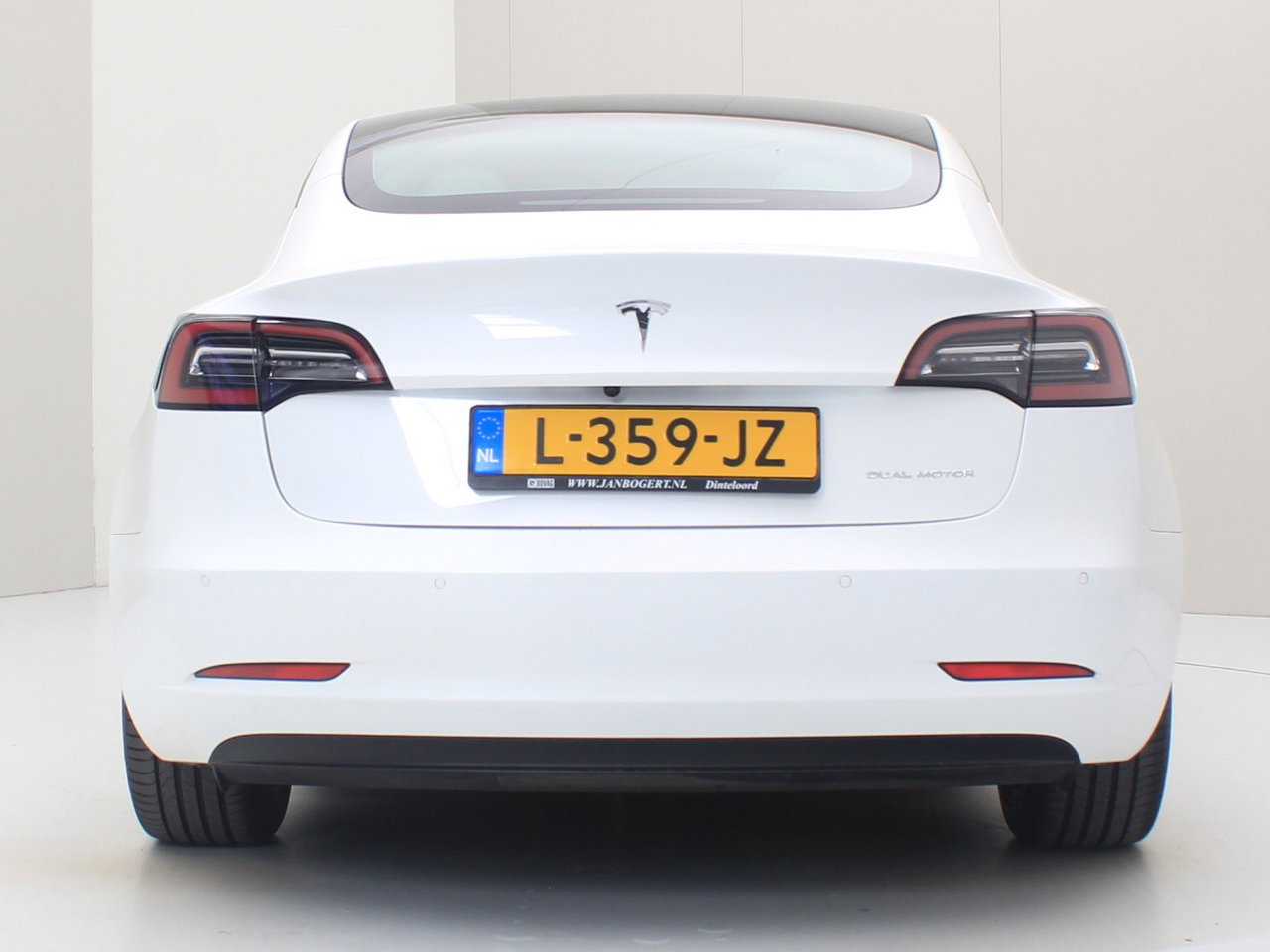 Tesla Model 3 Long-Range AWD 351pk 75 kWh FACELIFT 88,4% SoH [ WIT LEDER+WARMTEPOMP+ENHANCED AUTOPILOT+620KM WLTP+PREMIUM AUDIO ] 7