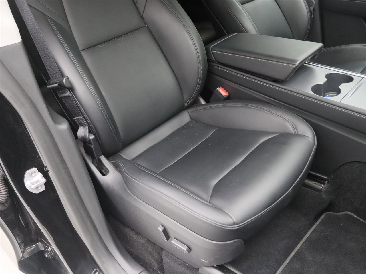 Tesla Model Y Long Range AWD 351pk 96.4% SoH [ HW4+TREKHAAK+20 INCH+AMD RYZEN ] 15