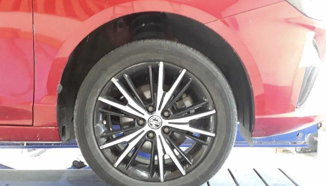 MG MG5 Luxury 5