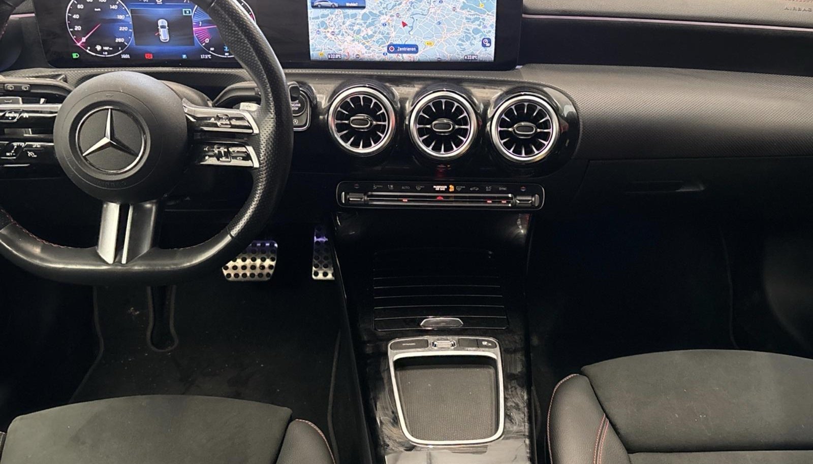 Mercedes-Benz CLA AMG Line 3